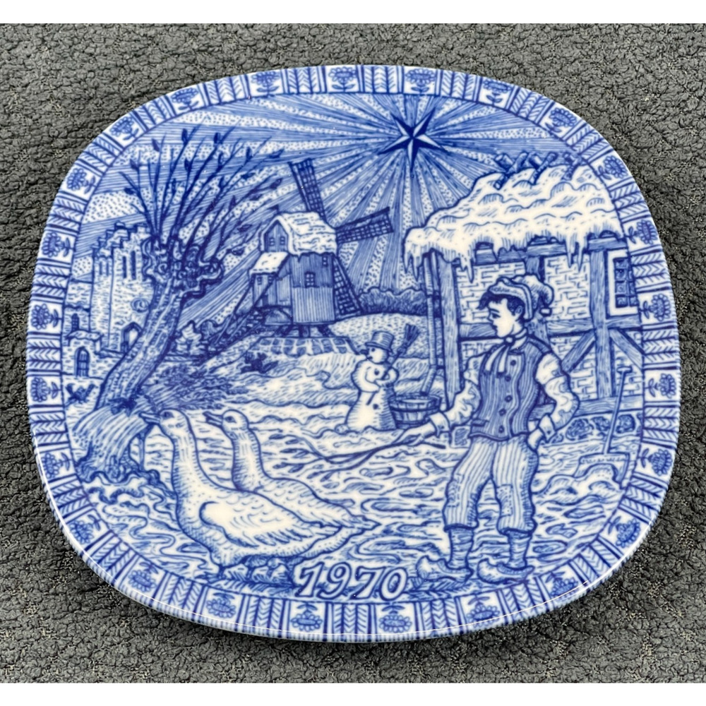 Vintage Rörstrand Julen 1970 Collector Plate Blue White Swedish Christmas Scene